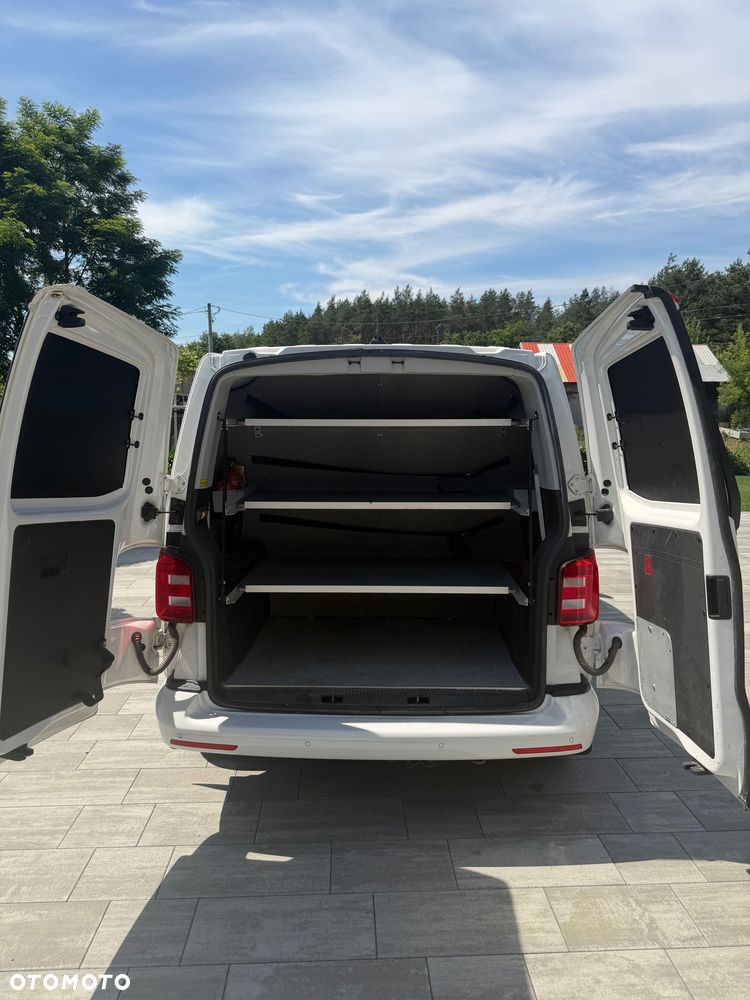 Volkswagen Caravelle - 5