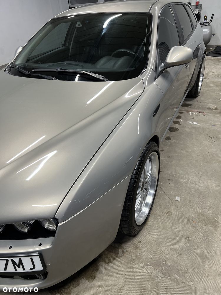 Alfa Romeo 159 - 2