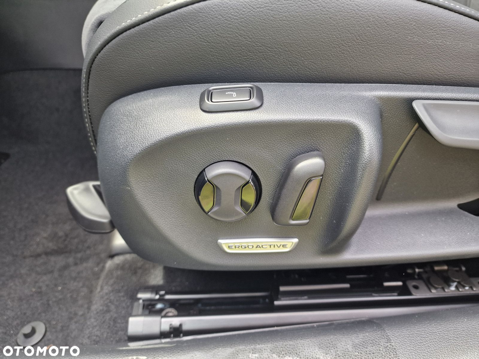 Volkswagen Passat - 12