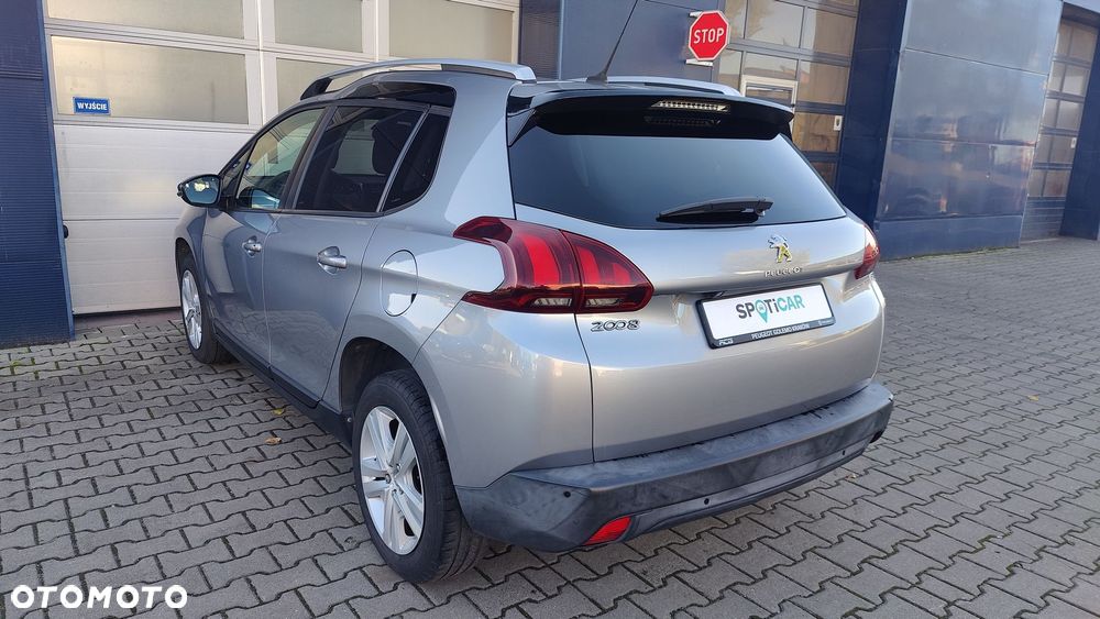 Peugeot 2008 1.2 Pure Tech GPF Style S&S EAT6 - 4