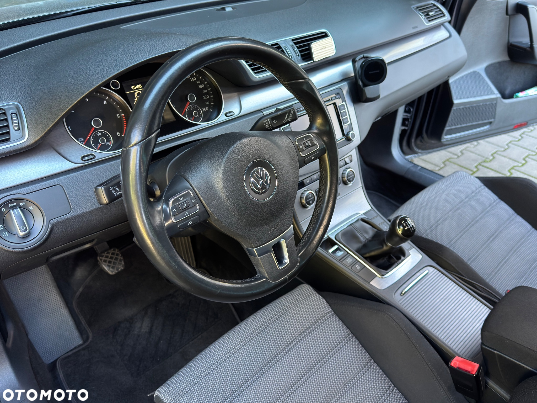 Volkswagen Passat 2.0 TDI Highline - 16
