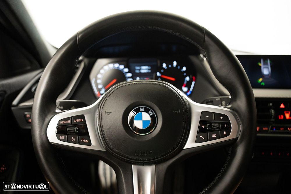 BMW 116 d Corporate Edition M — fotografia 15