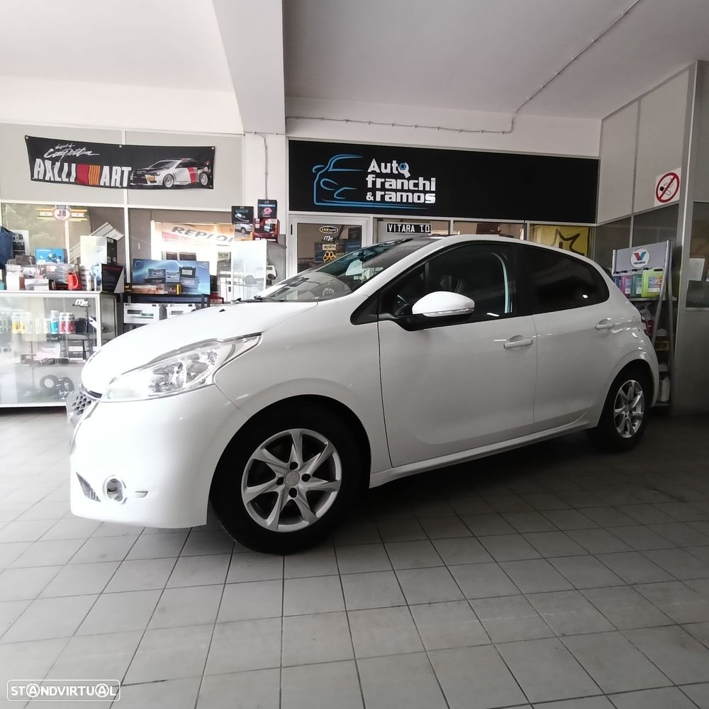 Peugeot 208 e-HDi 68 EGS5 Stop&Start Active - 2