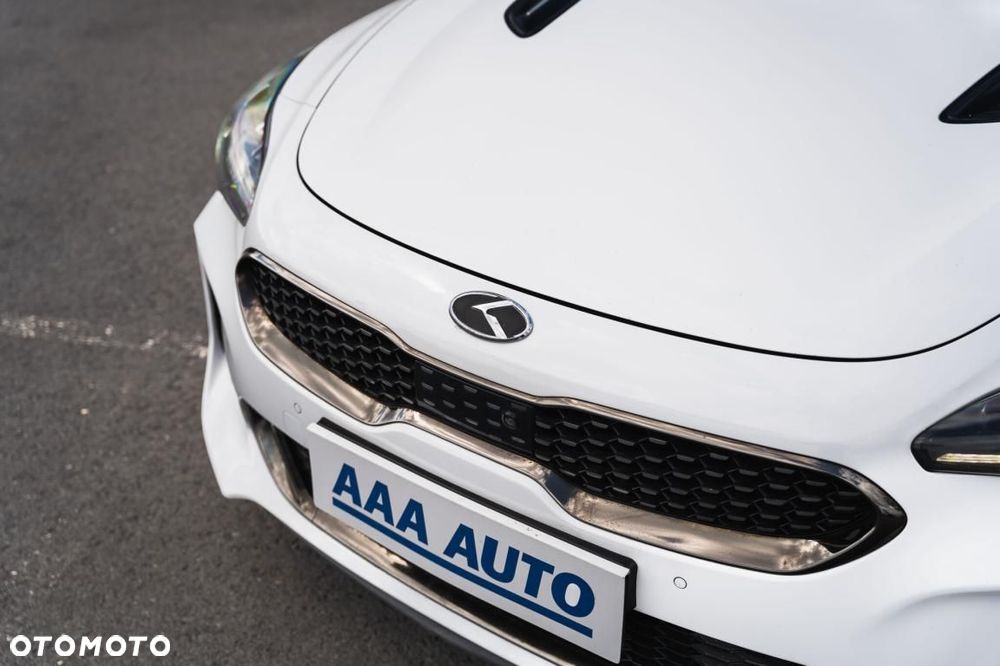 Kia Stinger - 9