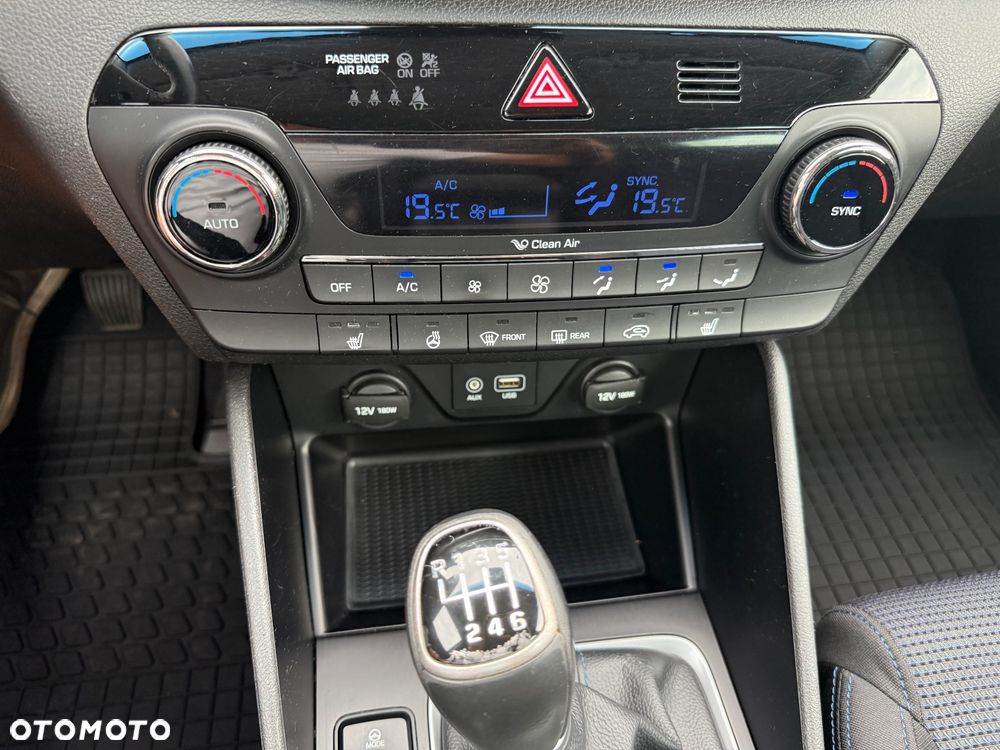 Hyundai Tucson blue 1.7 CRDi 2WD Style - 16