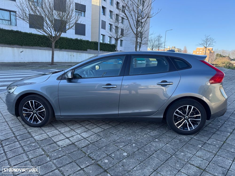 Volvo V40 2.0 D3 Momentum - 12