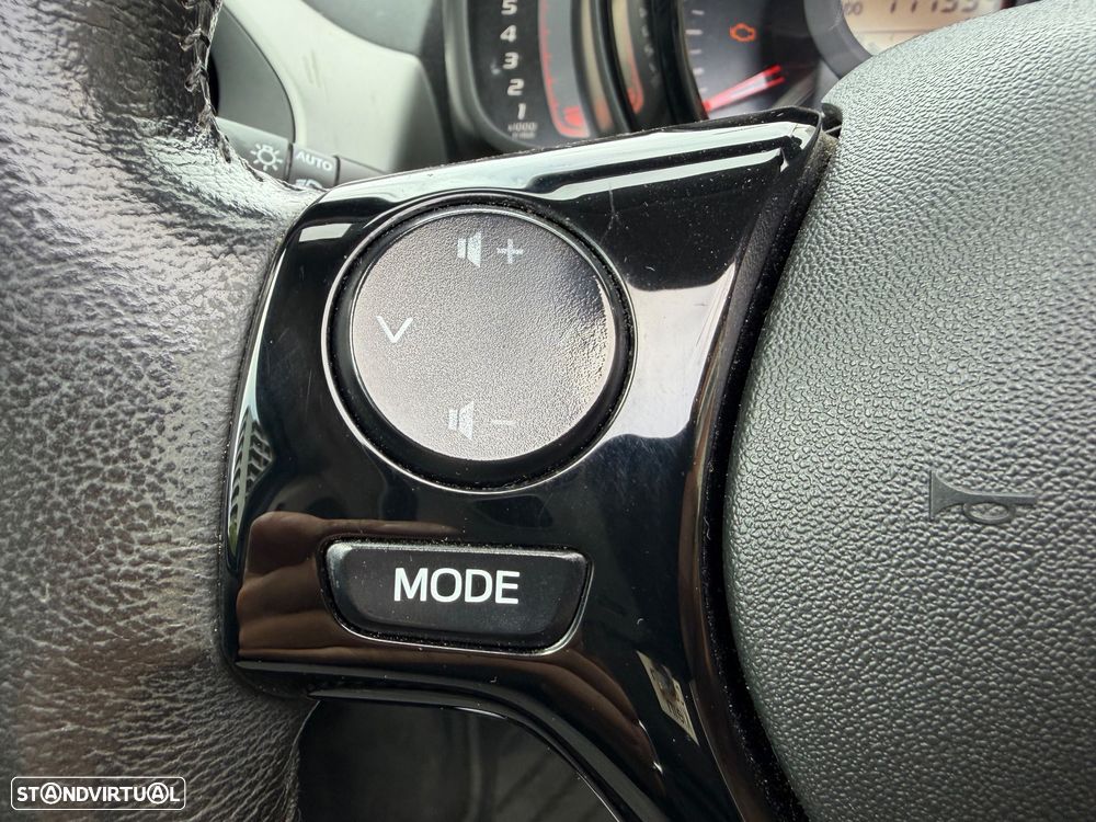 Peugeot 108 1.2 PureTech Top! Allure - 27