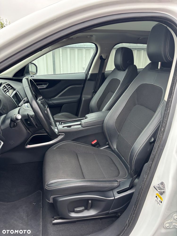Jaguar F-Pace 20d R-Sport - 10