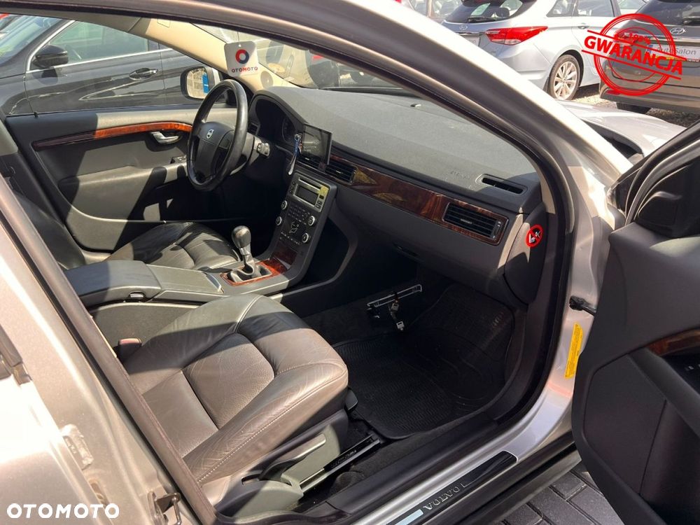 Volvo V70 2.4D Momentum - 32