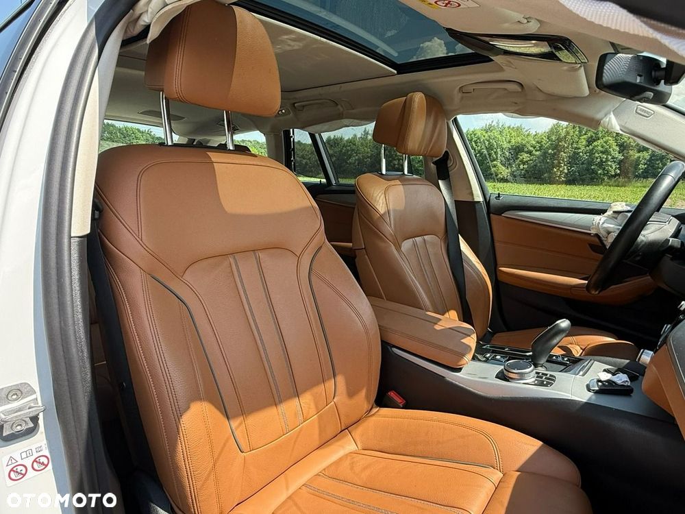 BMW Seria 5 520d Luxury Line sport - 29