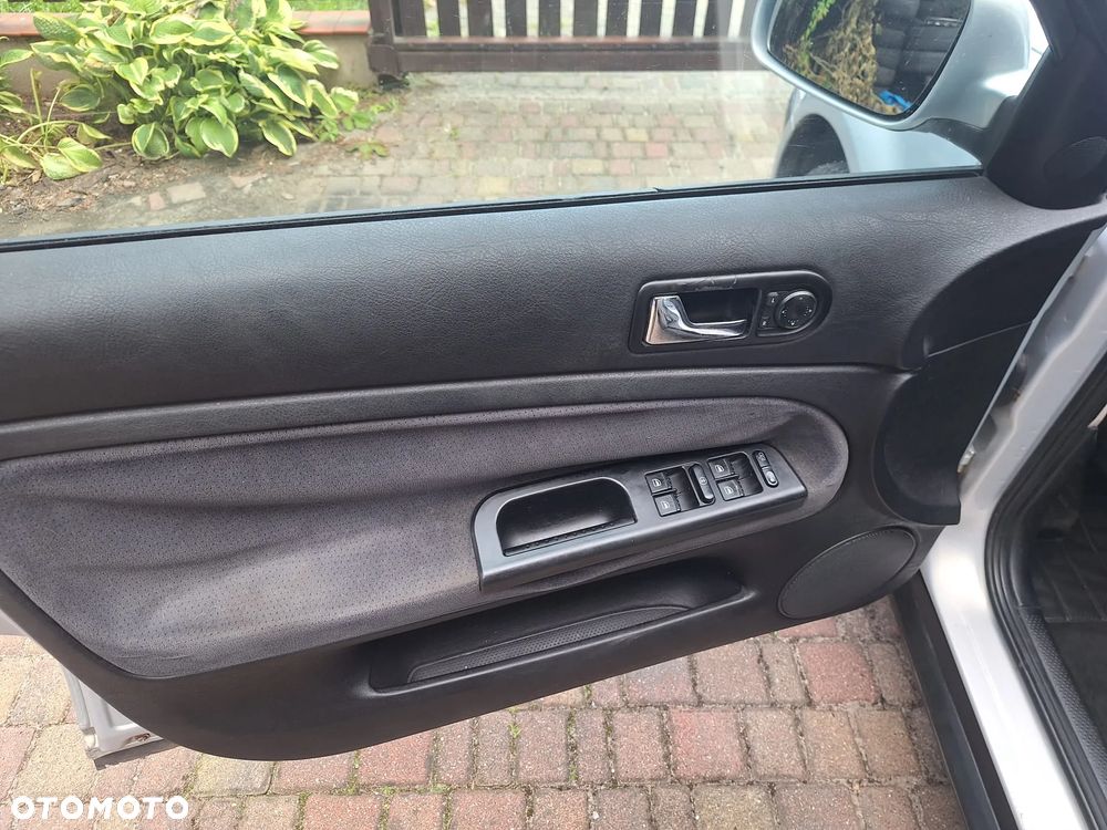 Volkswagen Passat 1.6 Comfortline - 6