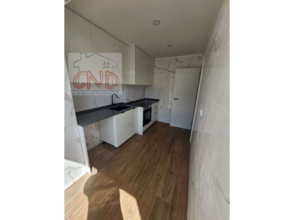 Amadora- Venteira T2 para arrendar 1.100 Euros Mês - Grande imagem: 2/20