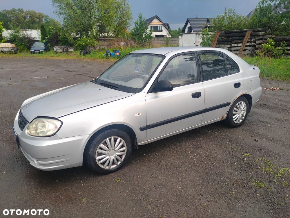 Hyundai Accent - 2