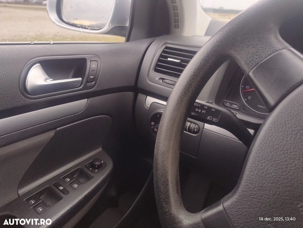 Volkswagen Jetta 1.6 Trendline - 11