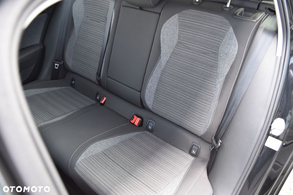 Skoda Superb 2.0 TDI SCR Selection DSG - 32