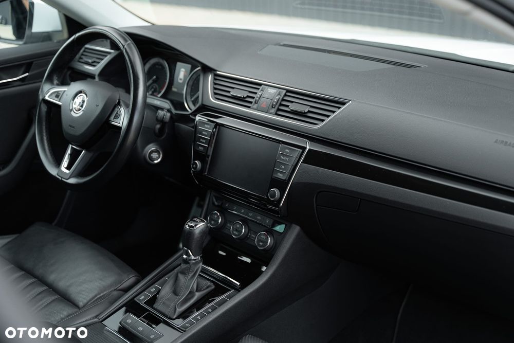 Skoda Superb 2.0 TDI L&K DSG - 18