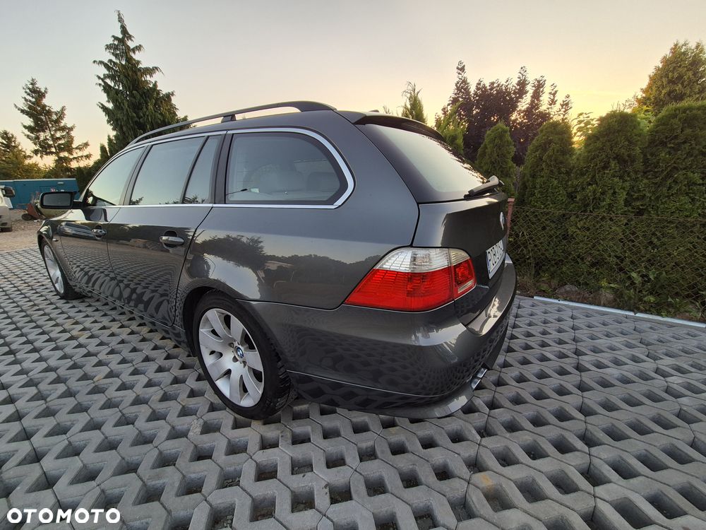BMW Seria 5 545i - 6