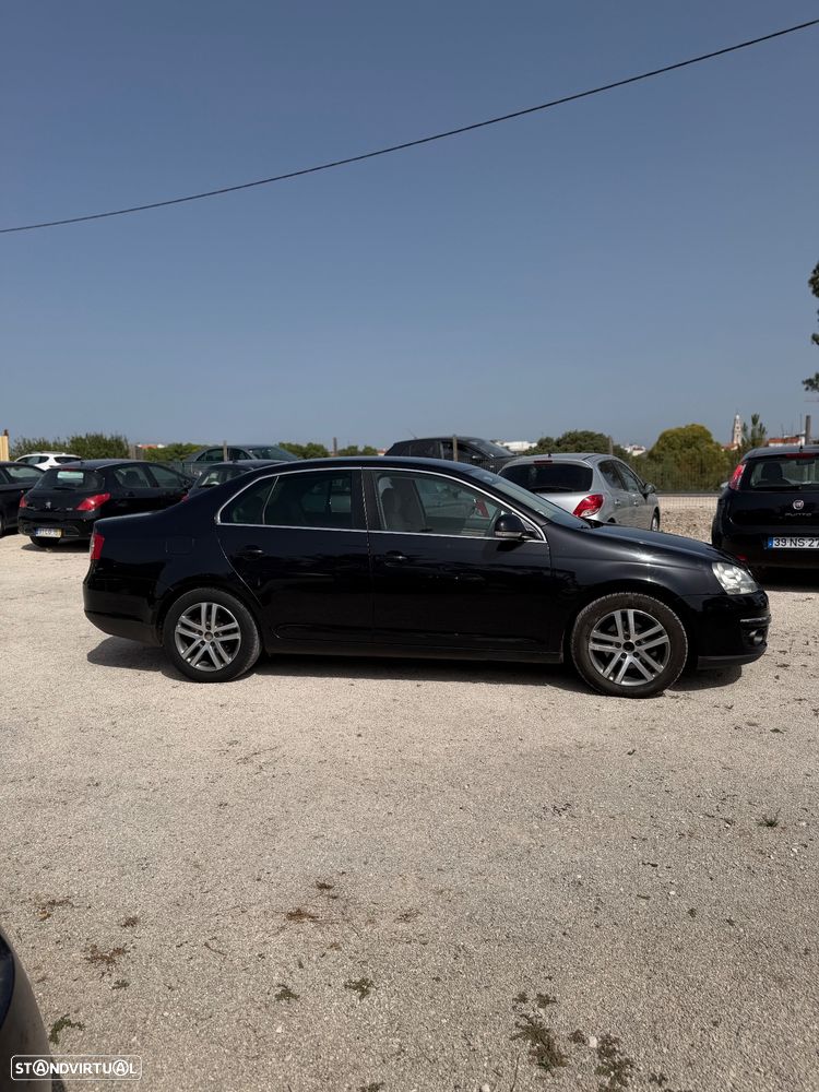 VW Jetta 1.9 TDi BlueM. Confortline - 5