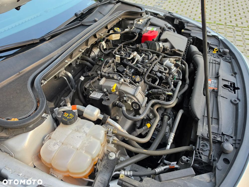 Ford Focus 1.0 EcoBoost Hybrid TITANIUM X - 28