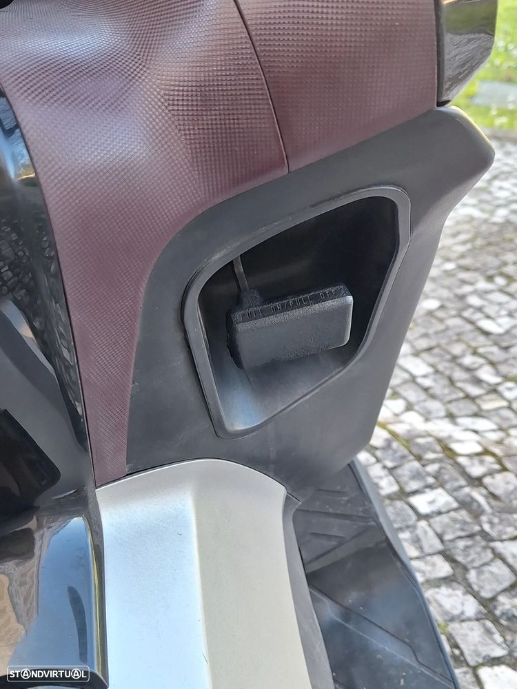 Honda Integra Maxi-Slscooter - 13