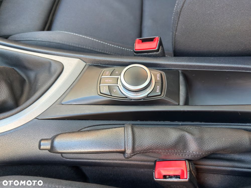 BMW Seria 1 - 22