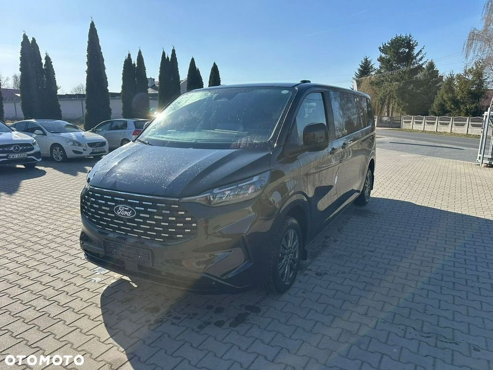 Ford Tourneo Custom - 2