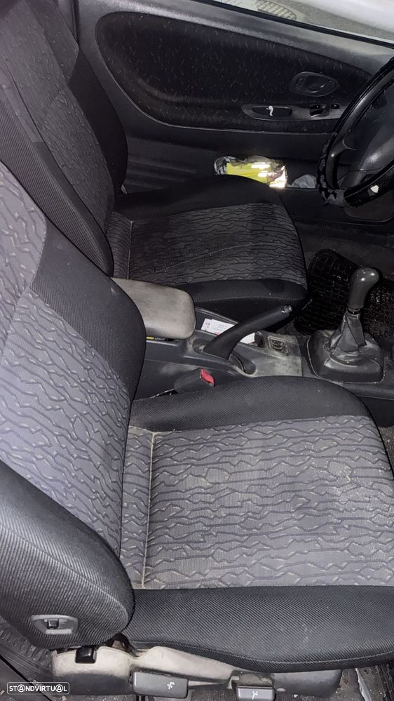 Mitsubishi Colt 1.6 GLX - 8