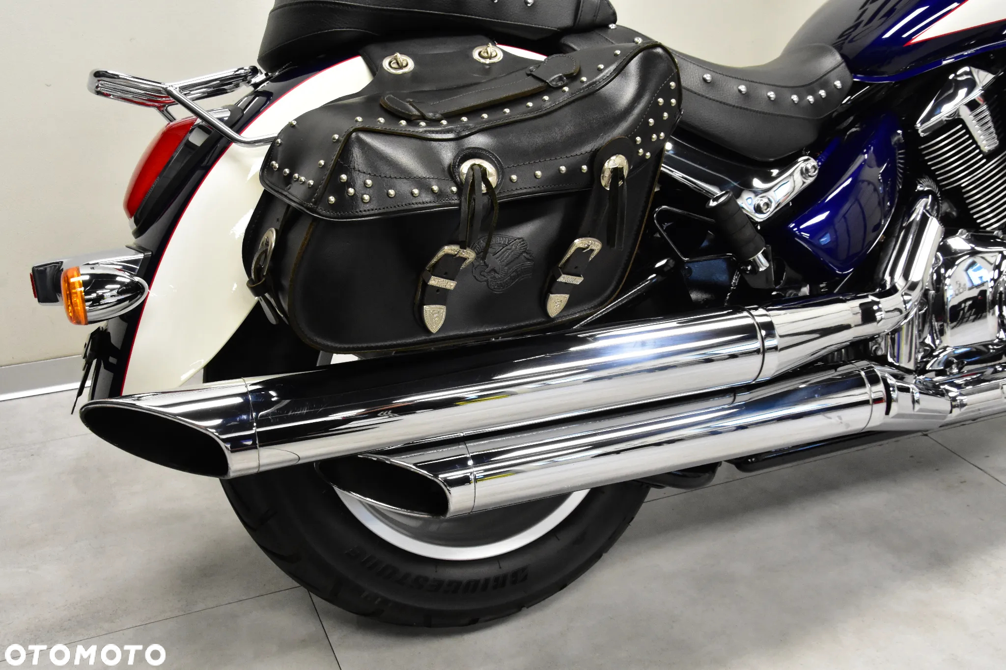 Suzuki Intruder - 32