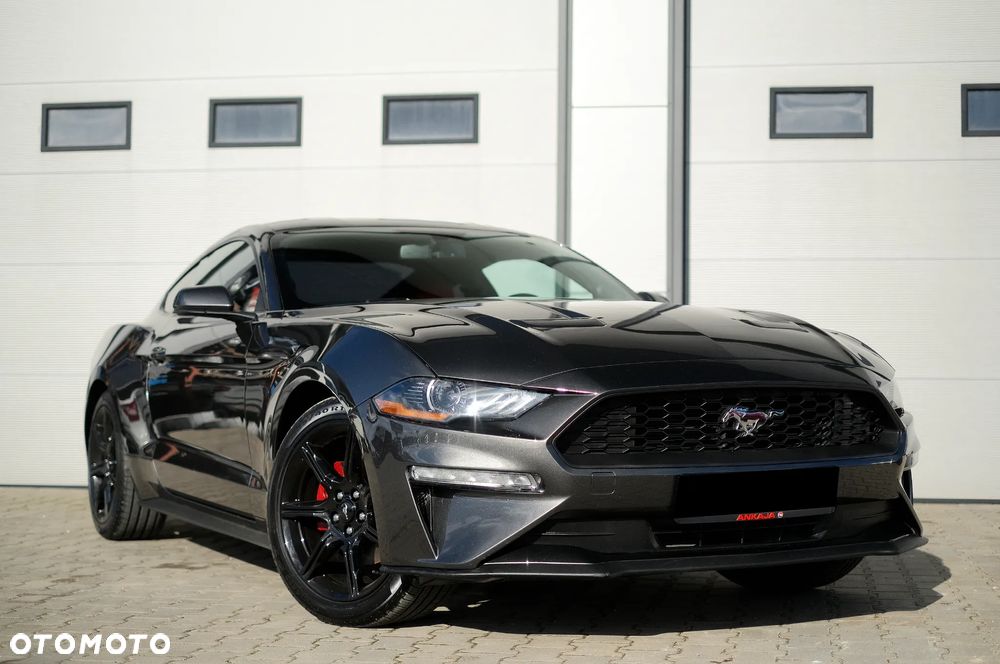 Ford Mustang Fastback 2.3 Eco Boost - 6