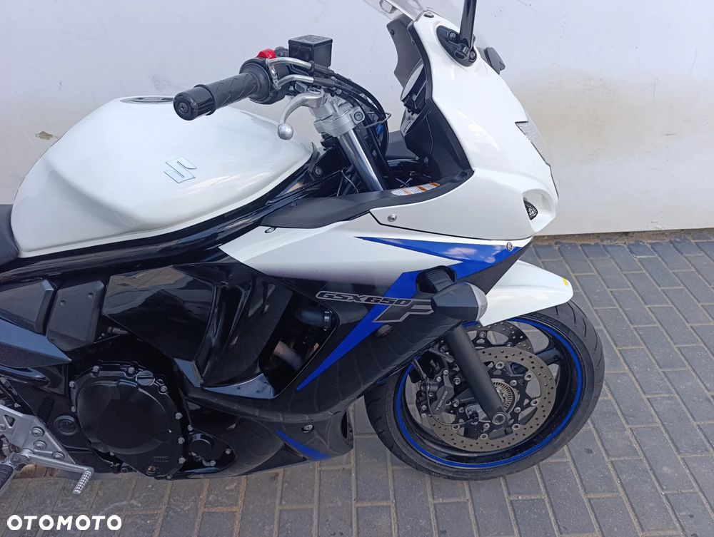 Suzuki GSX - 25