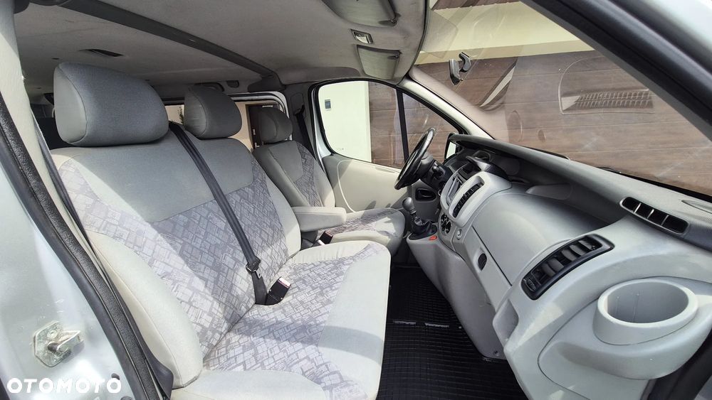 Opel Vivaro Tour - 11
