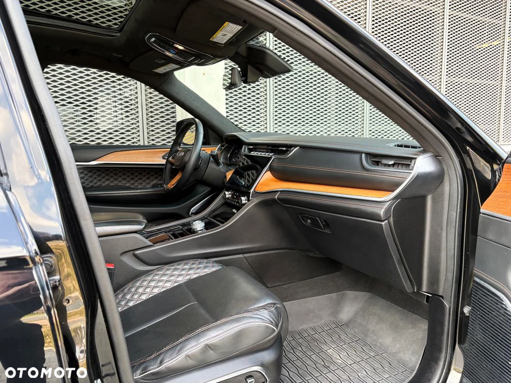 Jeep Grand Cherokee - 14