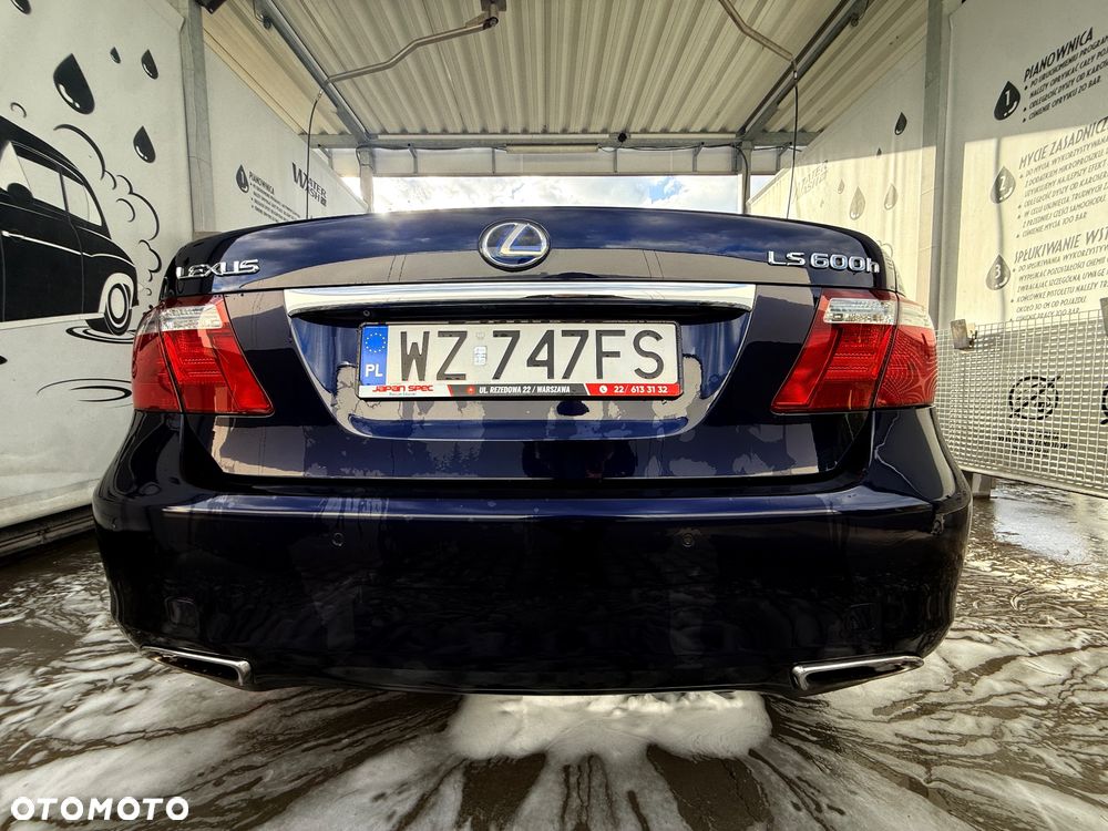 Lexus LS - 10