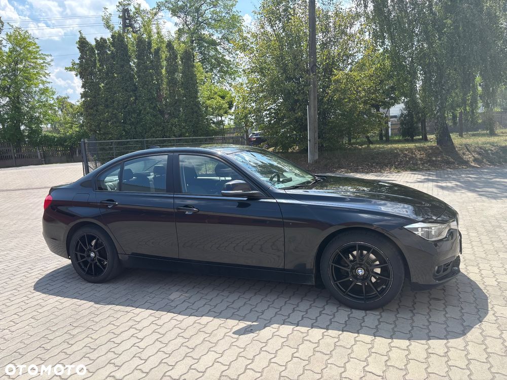 BMW Seria 3 318i - 3