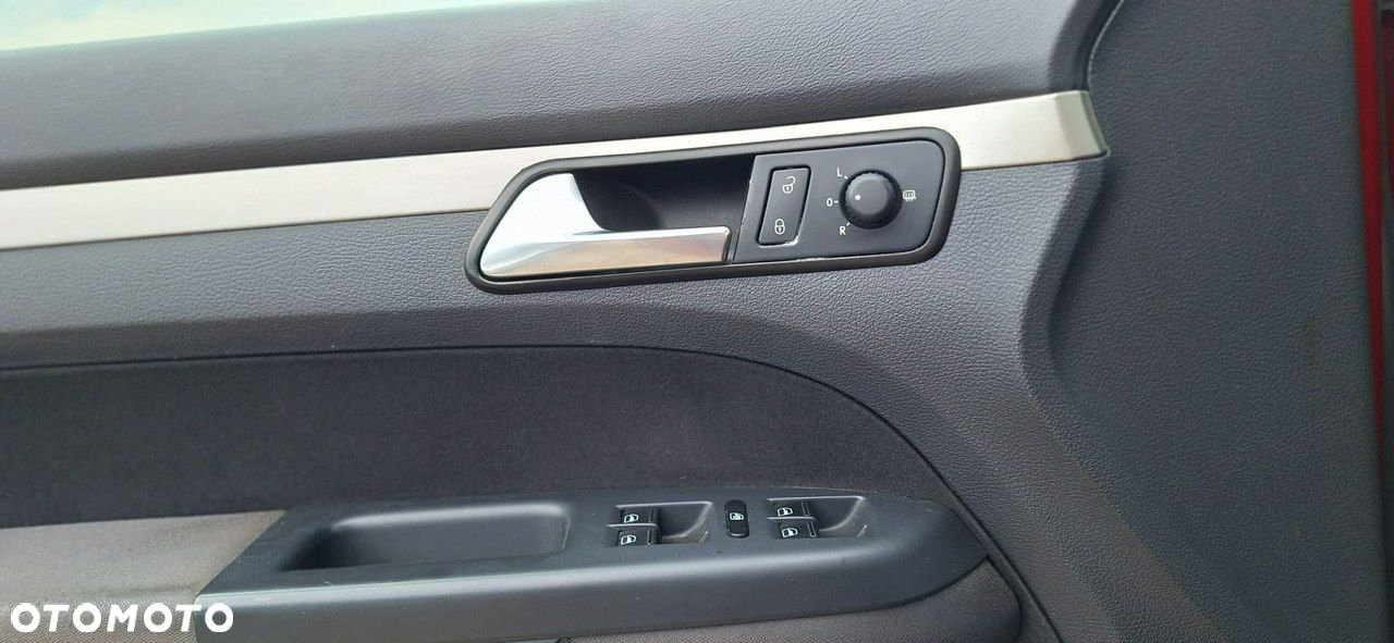 Volkswagen Touran - 16