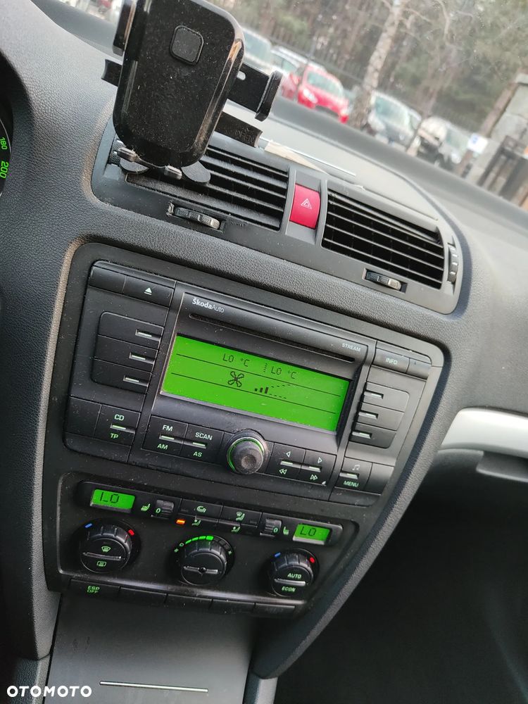Skoda Octavia 1.6 Elegance - 11