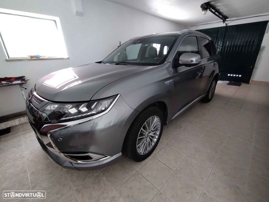 Mitsubishi Outlander 2.4 Instyle - 1