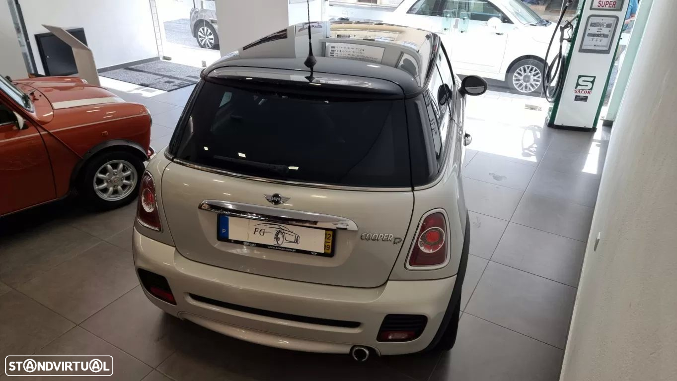 MINI 3 Portas Cooper D - 10