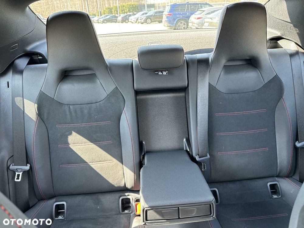 Mercedes-Benz CLA 200 AMG Line 7G-DCT - 21