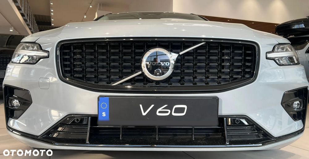 Volvo V60 B4 B DKG Plus Dark - 17