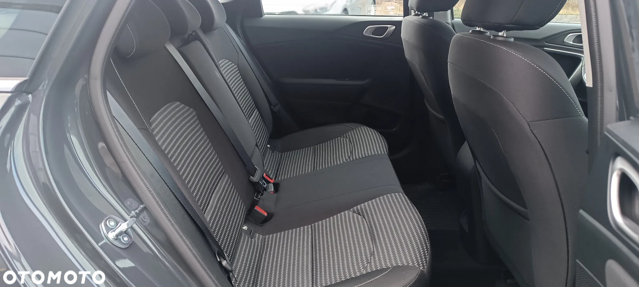 Kia Ceed 1.5 T-GDI M - 10