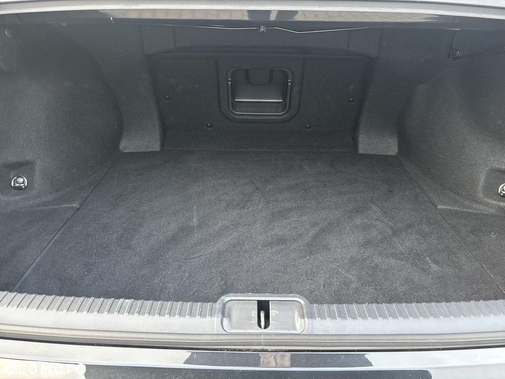 Lexus ES 300h Business Edition - 23