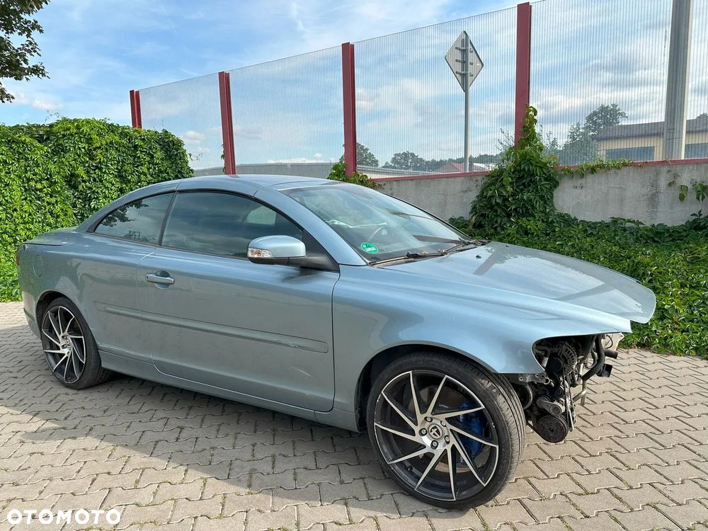 Volvo C70 2.4 Momentum - 1