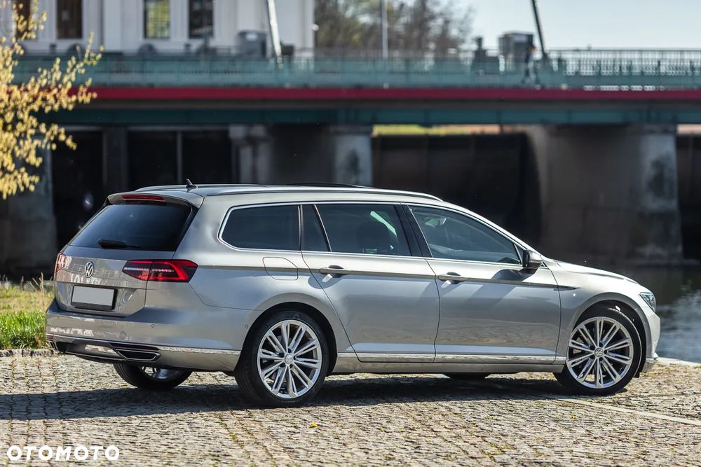 Volkswagen Passat 2.0 TDI SCR 4Motion DDG Highline - 13