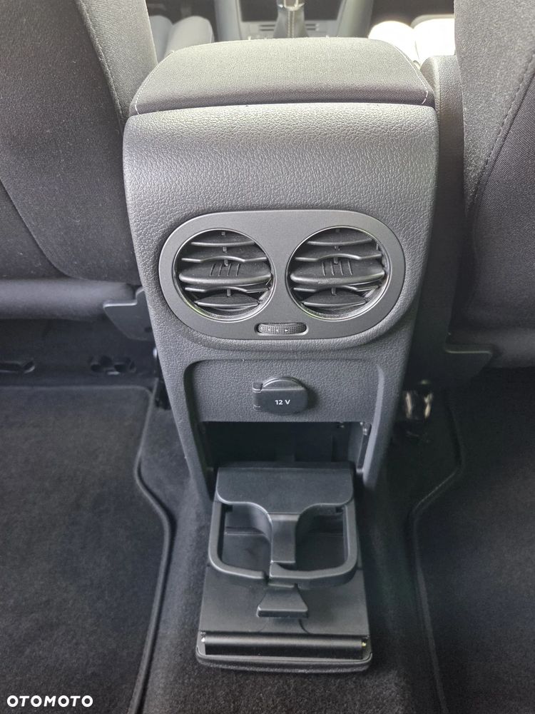 Volkswagen Tiguan - 24