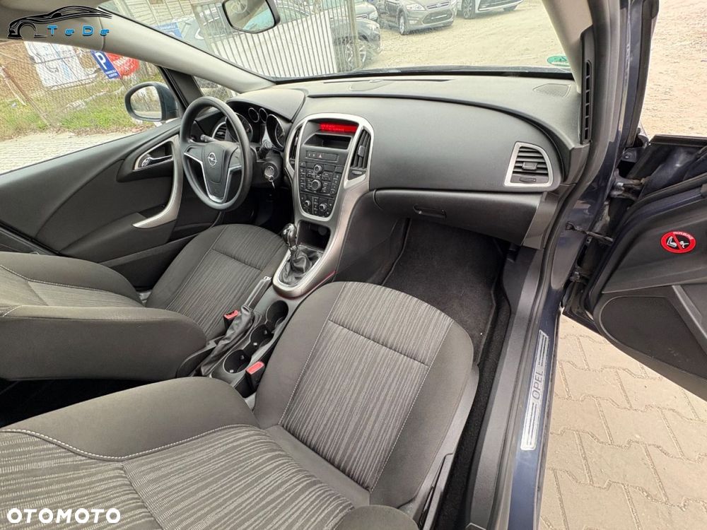 Opel Astra 2.0 CDTI DPF Cosmo - 34