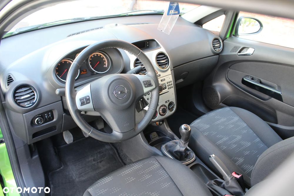 Opel Corsa 1.2 16V Enjoy - 22