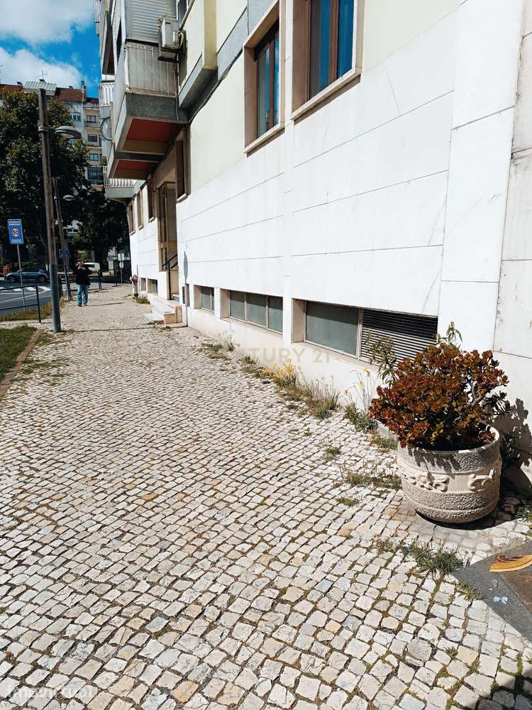 Armazém para venda em Benfica- Lisboa - Grande imagem: 2/31