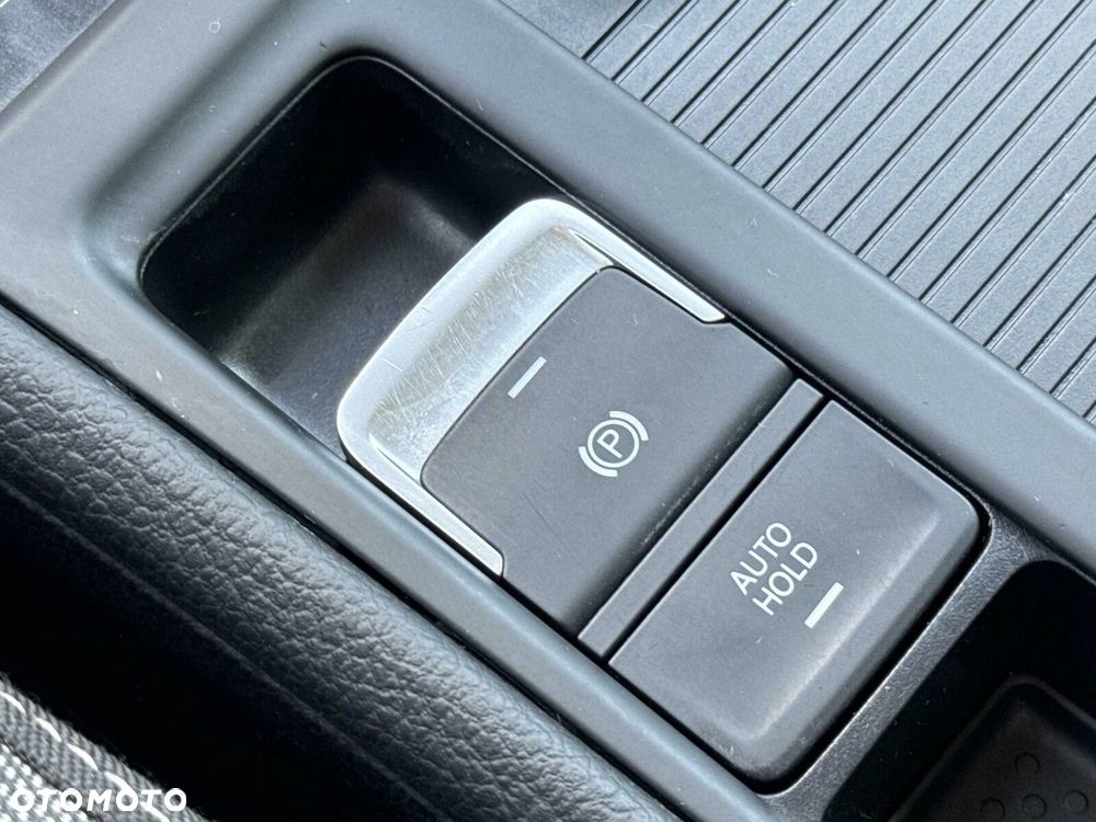 Volkswagen Golf - 10