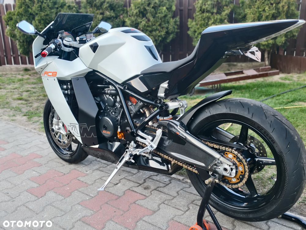 KTM RC 8 - 23